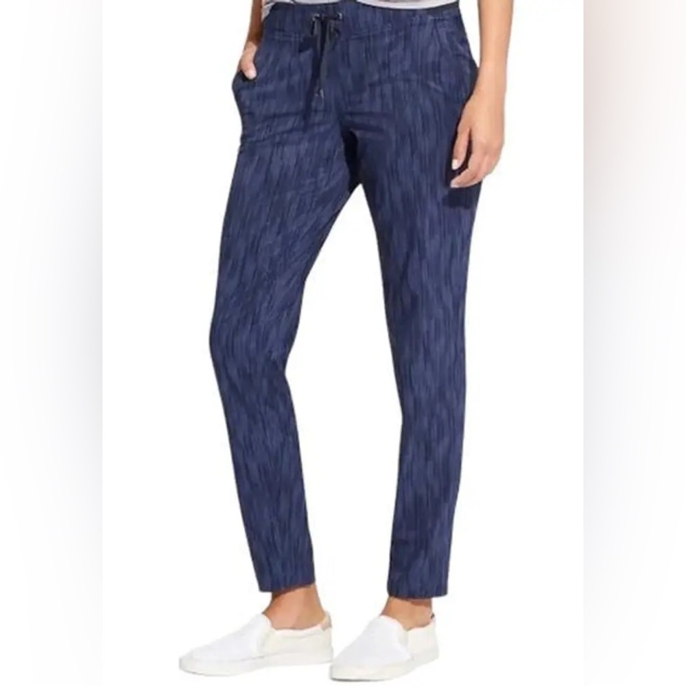 Athleta Women’s 6 Stride Midtown Athletic Blue Striped Athletic Ankle Pants